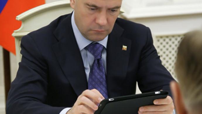 Medvedev’s Twitter branches out