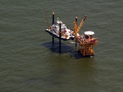 At least 2 dead in offshore oil rig fire in the Gulf of Mexico — RT ...