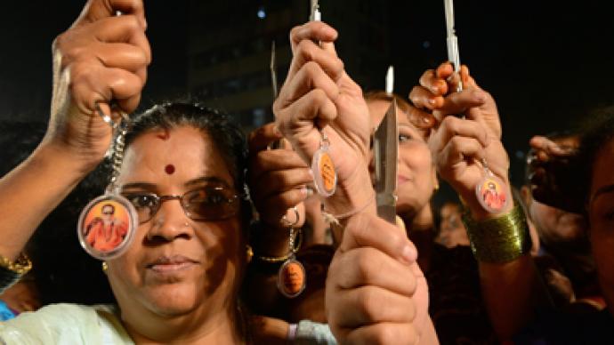 Chili powder and knives given to Mumbai women to fend off rapists