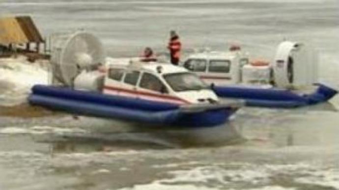 Russian fishermen take risks despite warnings