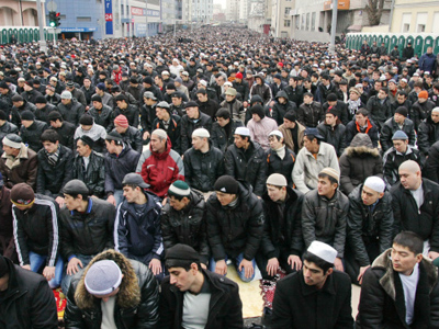 Russian Muslims swarm Moscow for 'Feast of Sacrifice 