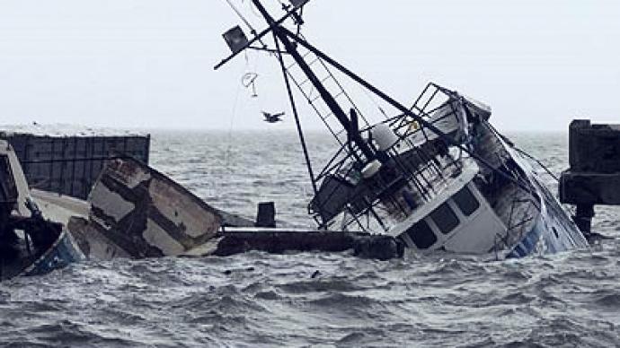 Ship in distress: Search for missing schooner and crew continues