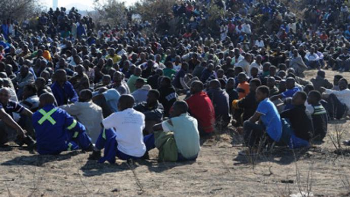 Deadly protests rage at S. African platinum mine (PHOTOS)
