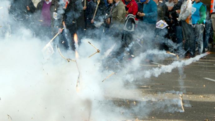 Spanish police rally against loss of Christmas bonus