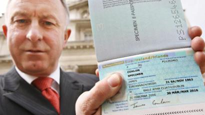 Expelled Guardian journalist ventures back to Russia 