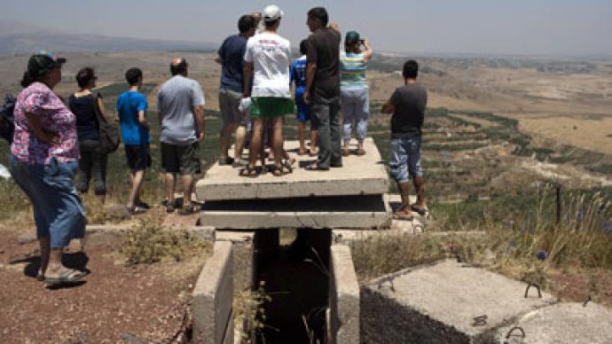 War voyeurs: Israeli tourists watch Syria battles from safe distance (PHOTOS)
