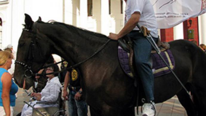 Ukrainian Quixote challenges mayor to duel