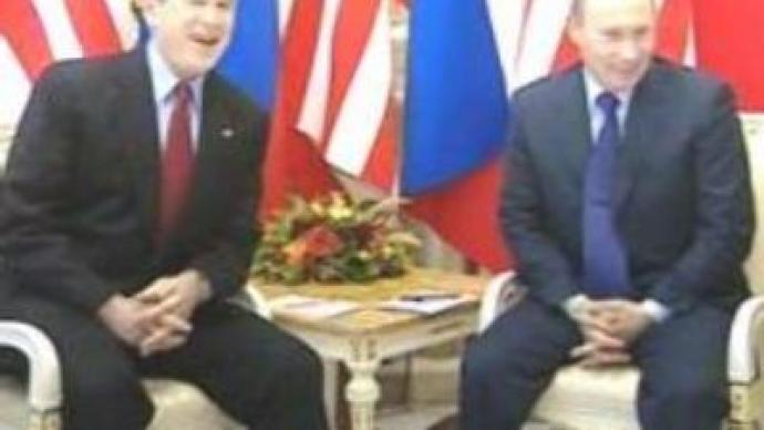 US President George Bush has left Moscow after an informal meeting with Vladimir Putin