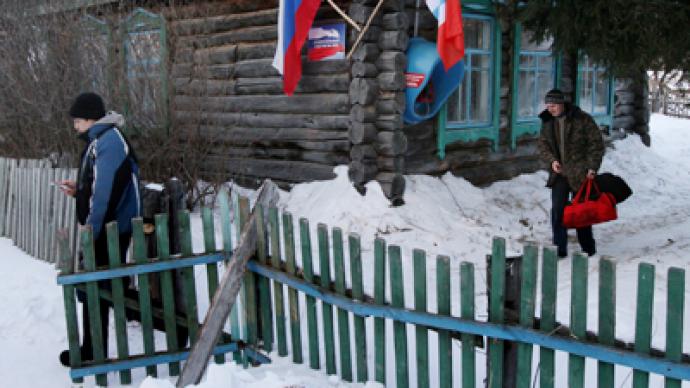 Russians in remote areas begin voting for president 