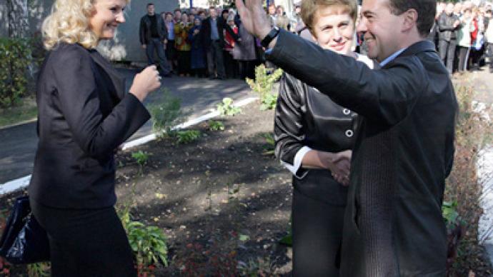 Kremlin's mobile offices head to regions