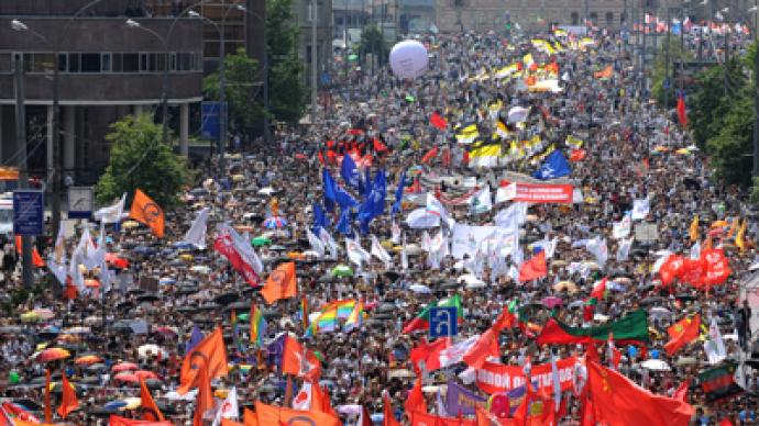 No clear winners in Russia Day protest headcount