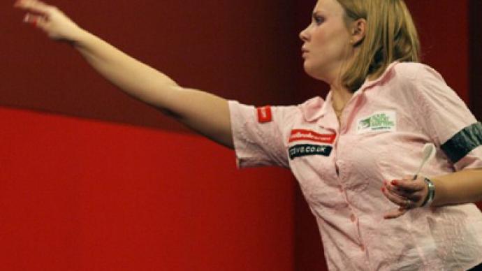 Russian regains darts world crown