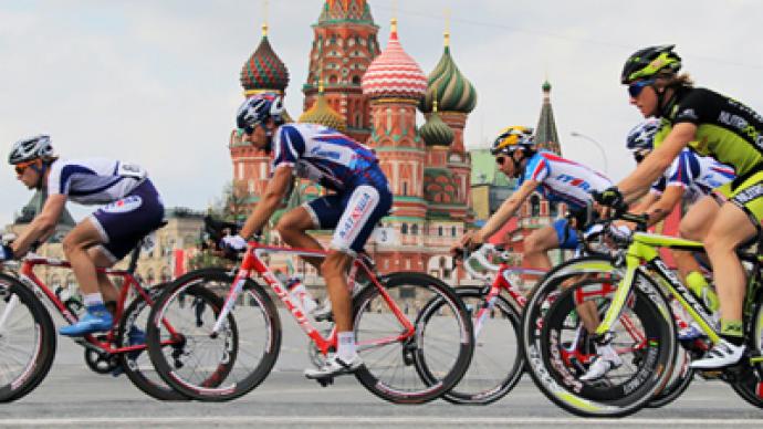 Home cyclist wins race around Kremlin