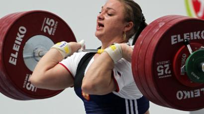 Russian weightlifter breaks clean and jerk world record — RT Sport News