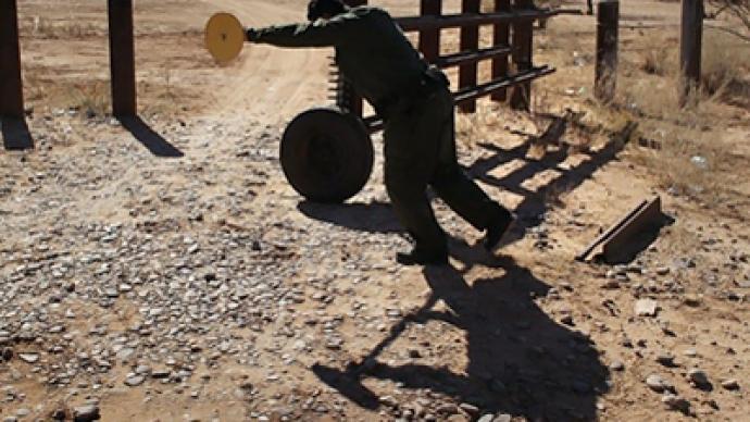 Arizona attempts crowd-funding for new border fence