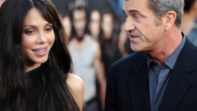 Gibson to sing a duet with Russian lover