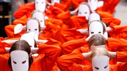 Obama signs NDAA 2013 without objecting to indefinite detention of Americans