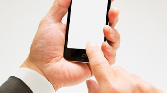 Senator asks for FTC probe on Apple and Android
