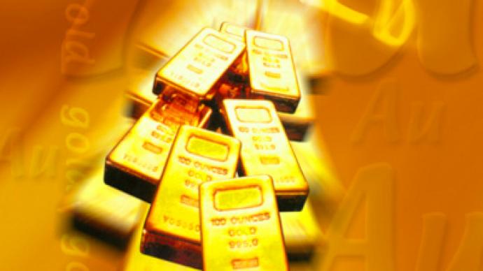 As stocks fall gold reaches record high