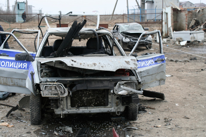 The site of a terrorist attack at a traffic control post at the entrance to Khasavyurt, Dagestan, February 14, 2013. (RIA Novosti / Abdulla Magomedov)
