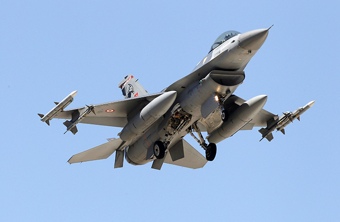 A Turkish F-16 fighter jet approaches the tarmac of Incirlik airbase in the southern Turkish city of Adana July 4, 2012. (Reuters / Umit Bektas)