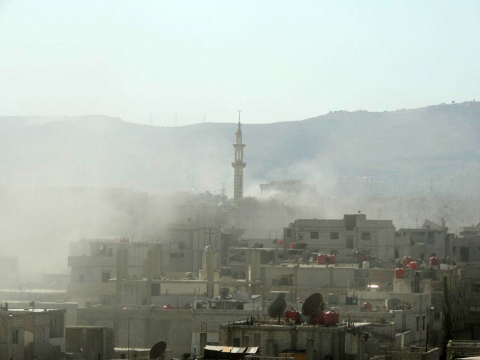 Syrian rebels claim to be a toxic gas attack by pro-government forces in eastern Ghouta, on the outskirts of Damascus on August 21, 2013 (AFP Photo / HO / Shaam News Network)