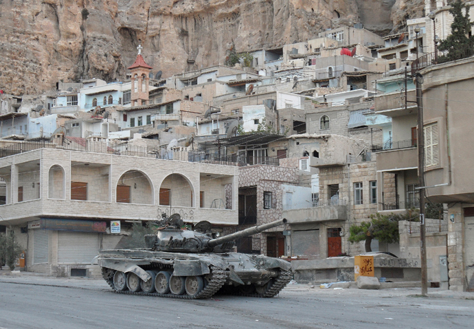 A Syrian army tank is seen in the Christian town of Maalula on September 11, 2013 (AFP Photo / STR)
