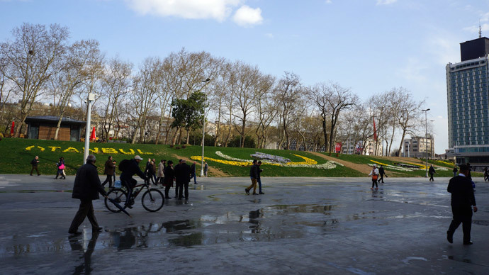 Gezi Park, March 2014. Best visual of propaganda in favor of the incumbent mayor of Istanbul. (Photo by Nadezhda Kevorkova)