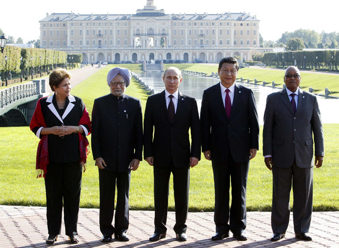 (From L) Brazil's President Dilma Rousseff, India's Prime Minister Manmohan Singh, Russia's President Vladimir Putin, China's President Xi Jinping and South African President Jacob Zuma pose for a photo after the BRICS leader's meeting at the G20 summit on September 5, 2013 in Saint Petersburg. (AFP Photo / Sergei Karpukhin)