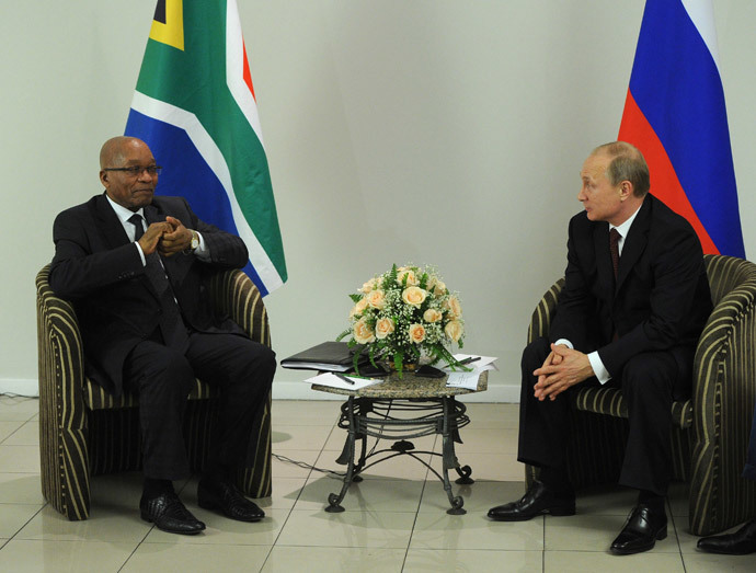Russian President Vladimir Putin (R) and Jacob Zuma, President of the Republic of South Africa, meet in the city of Fortaleza on July 14, 2014. (RIA Novosti / Michael Klimentyev)