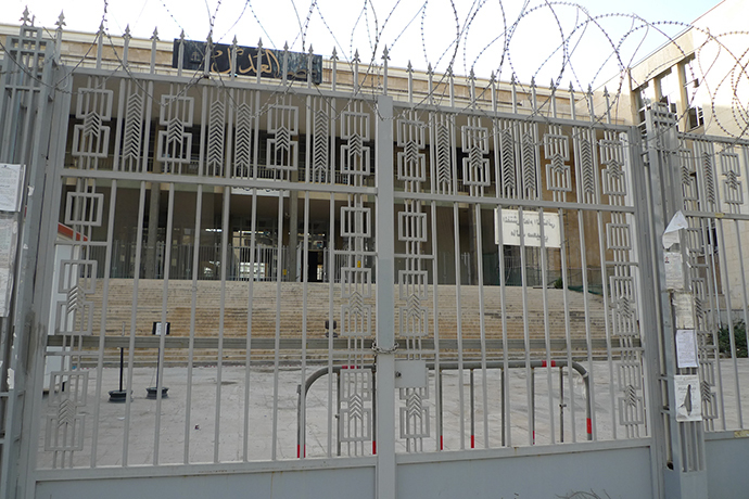Barricaded government building in Beirut (Photo by Andre Vltchek)