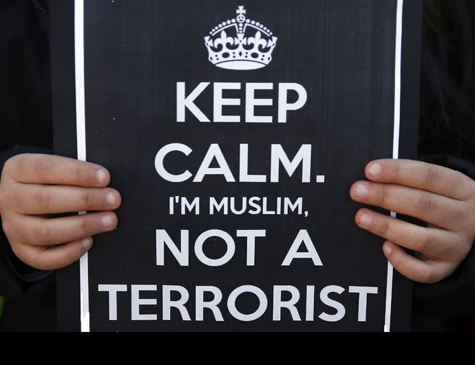 «Le terrorisme n’a pas de religion » : les musulmans rendent hommage aux victimes de Charlie Hebdo
