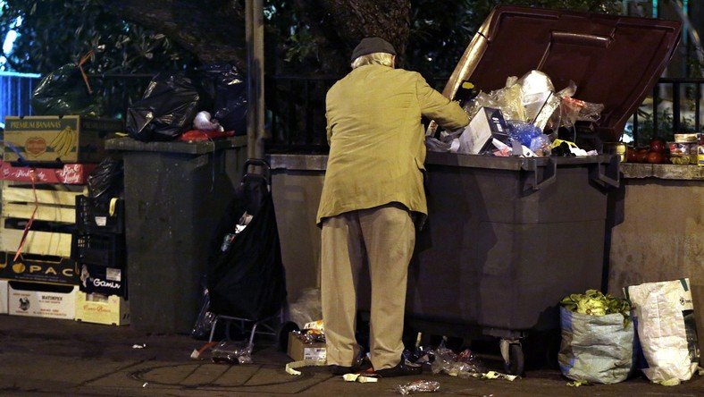 France : trois jeunes reconnus coupables de vol après avoir récupéré des déchets alimentaires