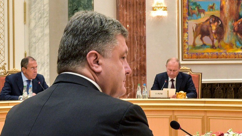 Diplomate russe : Kiev n'a pas présenté de copies des passeports russes déployés par Porochenko
