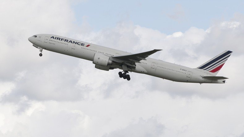 Urgent : un Boeing d’Air France aterrit en urgence à Iékaterinbourg