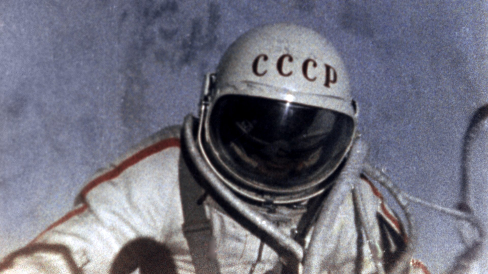 Le silence m'a frappé» : le cosmonaute Alexeï Leonov — RT en français
