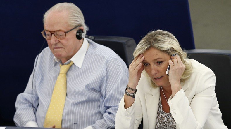 Tel père telle fille? Cinq dérapages qui ont mis Marine Le Pen mal à l'aise