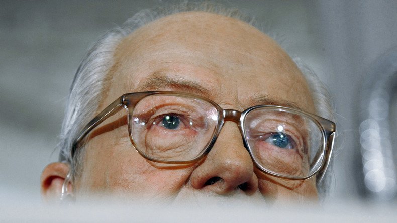 Jean-Marie Le Pen convoqué, en reste «pantois»
