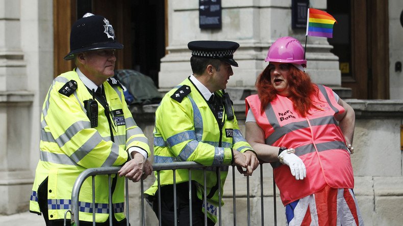 «Guérir l’homosexualité» : un thème à la mode en Angleterre
