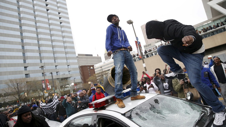 Indignation à Baltimore après la mort du noir américain Freddie Gray
