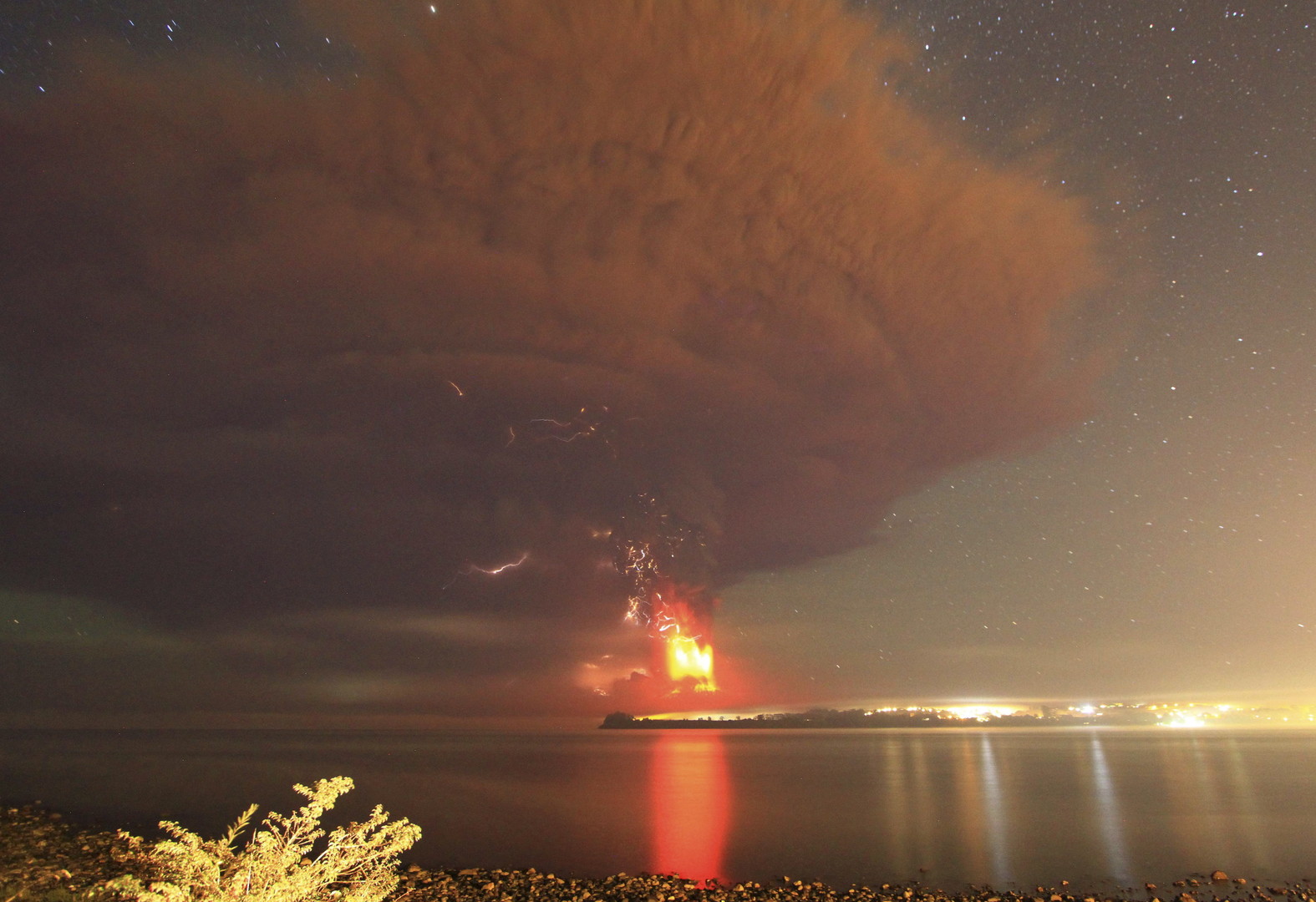 Au Chili, le volcan Calbuco a pris tout le monde par surprise (PHOTOS, VIDEO)