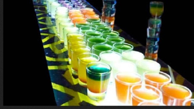 Le concours de shooters d'alcool se finit mal : un mort et de la prison pour le barman