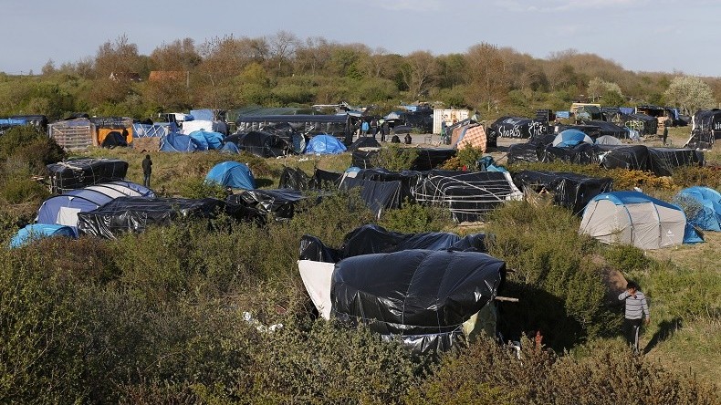 Calais: une rixe entre migrants fait 24 blessés