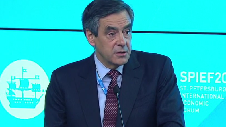 François Fillon accuse les USA de faire la police dans le monde