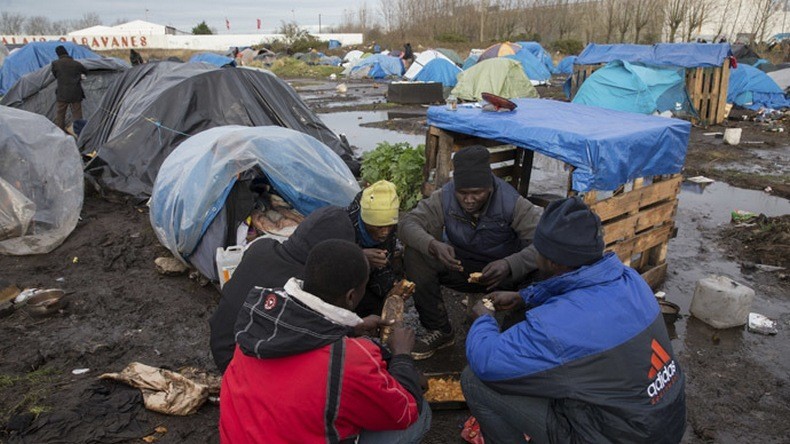 Le gouvernement français va équiper le bidonville de Calais