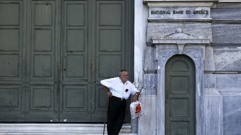 Les Grecs craignent pour leur épargne, alors que les banques restent fermées lundi