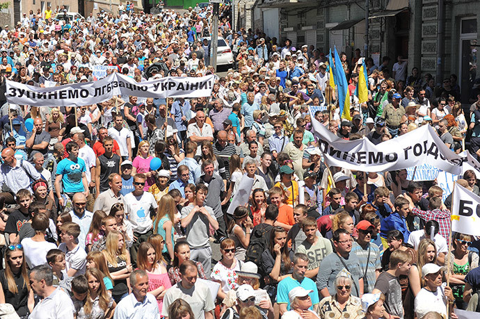 Maïdan 3 ? Des protestataires ont dressé des tentes sur la place de Kiev et demandent des comptes