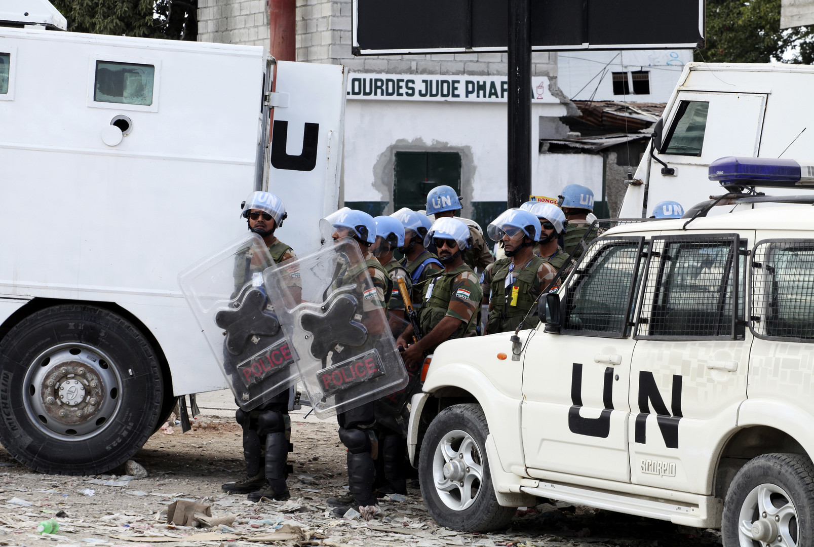 Haïti : des casques bleus achèteraient des relations sexuelles avec de la nourriture