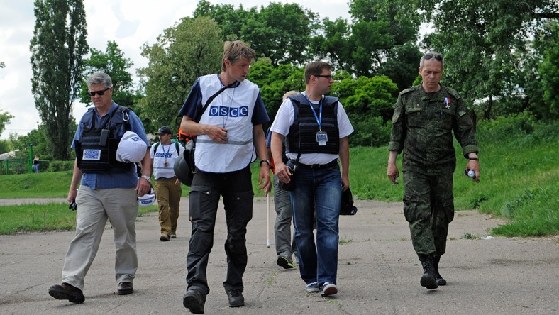 Kiev viole les accords de Minsk concernant le retrait des armes lourdes d’après l’OSCE