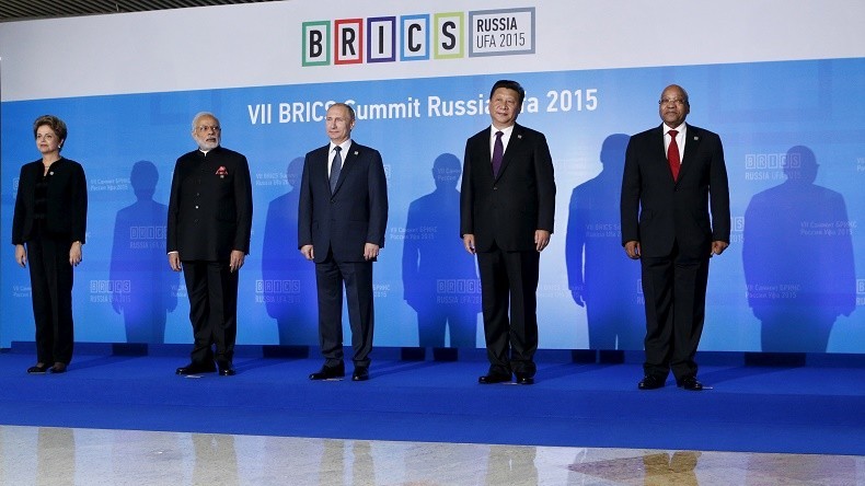 Et si la Grèce tournait le dos à l'Europe pour embrasser la main des BRICS ?